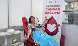 Ünlü oyunculardan Kızılay'a kan bağışı