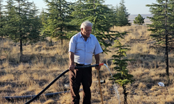 Bahşişleriyle fidan alıp dikti, bozkırı doğal bir cennete dönüştürdü