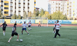 Ağrı’nın tek kadın futbol takımı, kız çocukları için yeşil sahada mücadele verdi