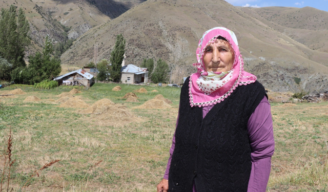 72 yaşında muhtar olan Fikriye Nine, hizmet taleplerini bir bir sıraladı