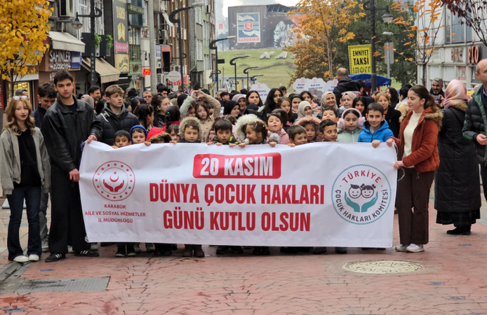 Dünya Çocuk Hakları Günü'nde kalpler Filistinli çocuklar için attı