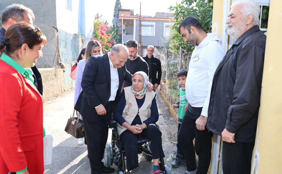 Hediye akü yürüme zorluğu çeken kadını sevindirdi